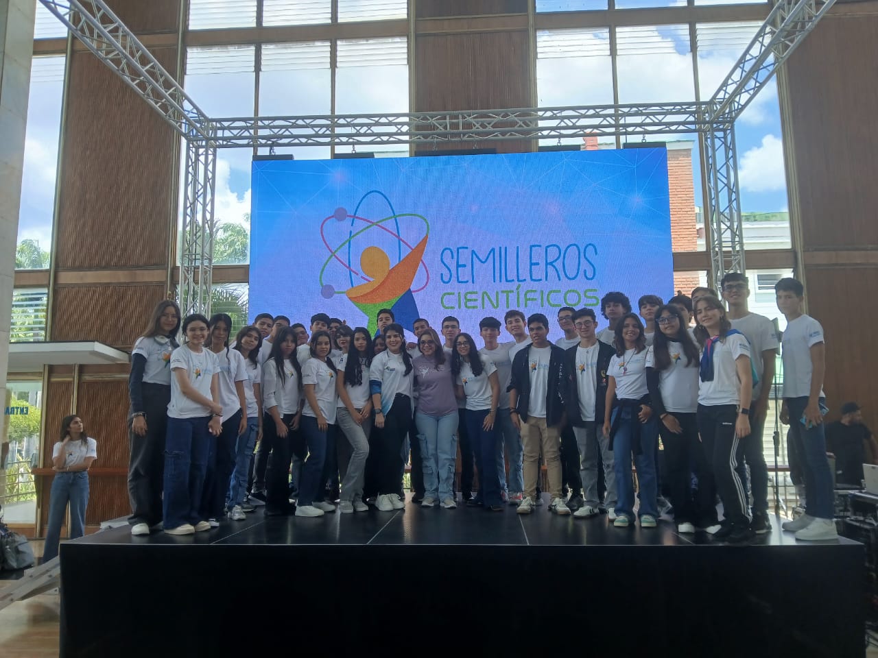 U.E. Colegio Henri Pittier participa en Olimpiada Mundial de Jóvenes Físicos 2025 (WYPO)