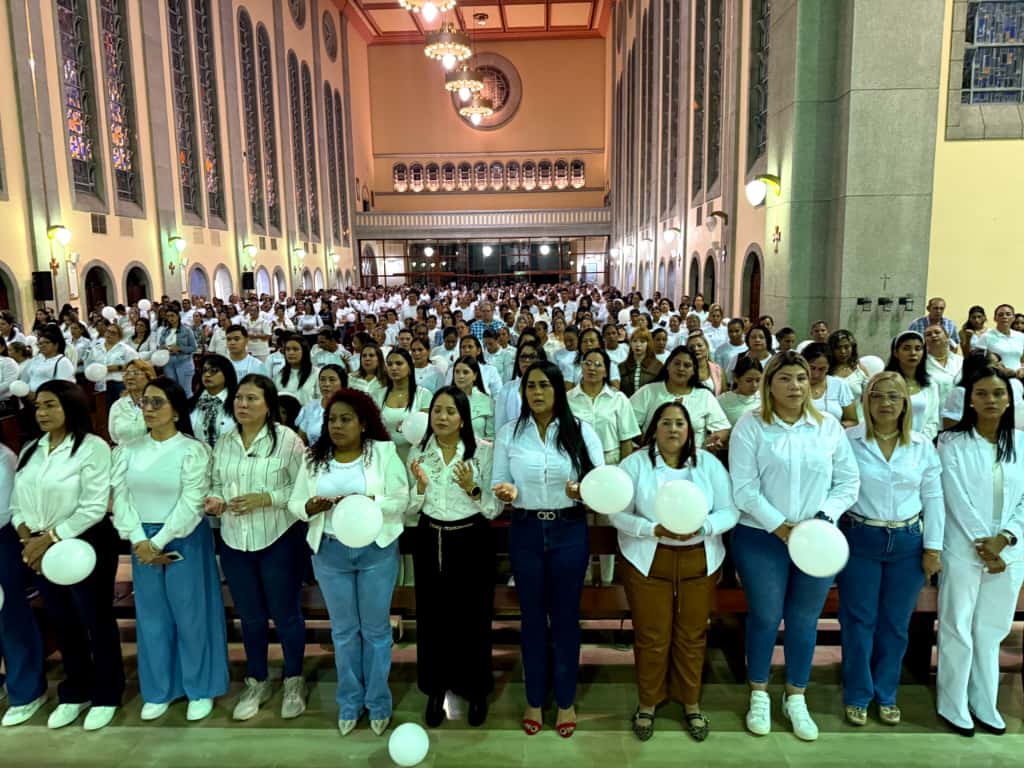 Mujeres del municipio Libertador presentes en misa por la paz en la Catedral de Maturín