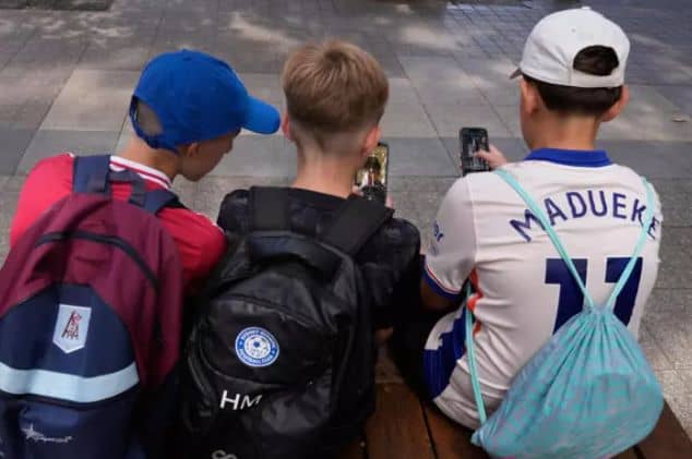 Australia: Prohibe redes sociales a menores de 16 años