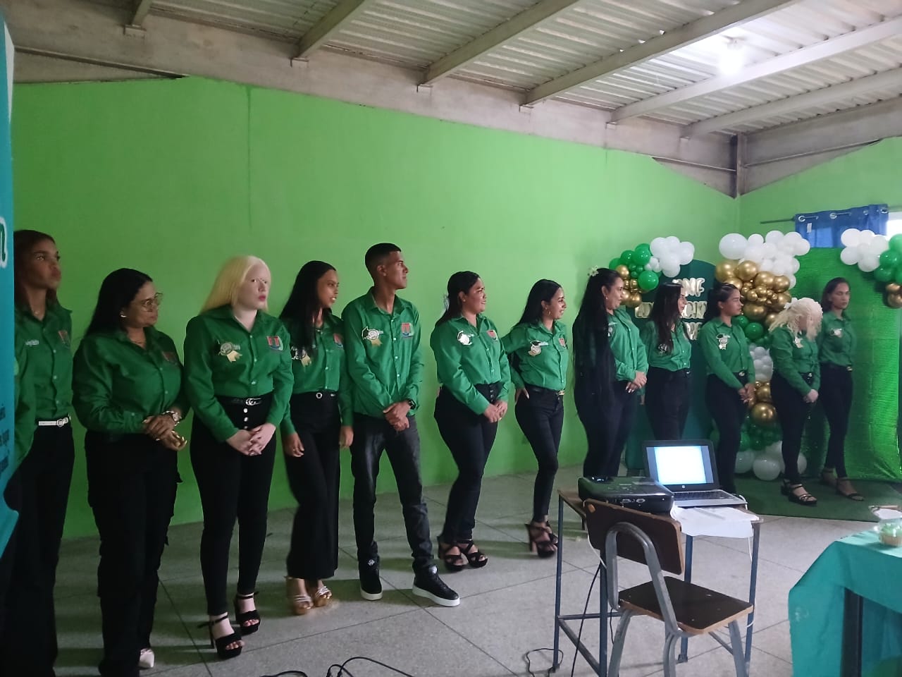 Estudiantes del UTD- PNF: Educación Inicial culminan sus defensas con todo éxito