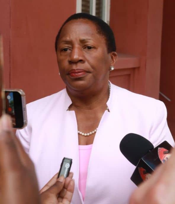 Miles de extrabajadores del sistema público siguen sin empleo en Trinidad y Tobago