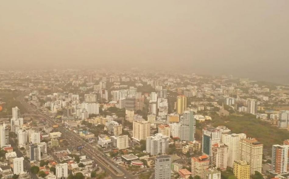 Hasta el 26 duraría el polvo del Sahara en oriente del país