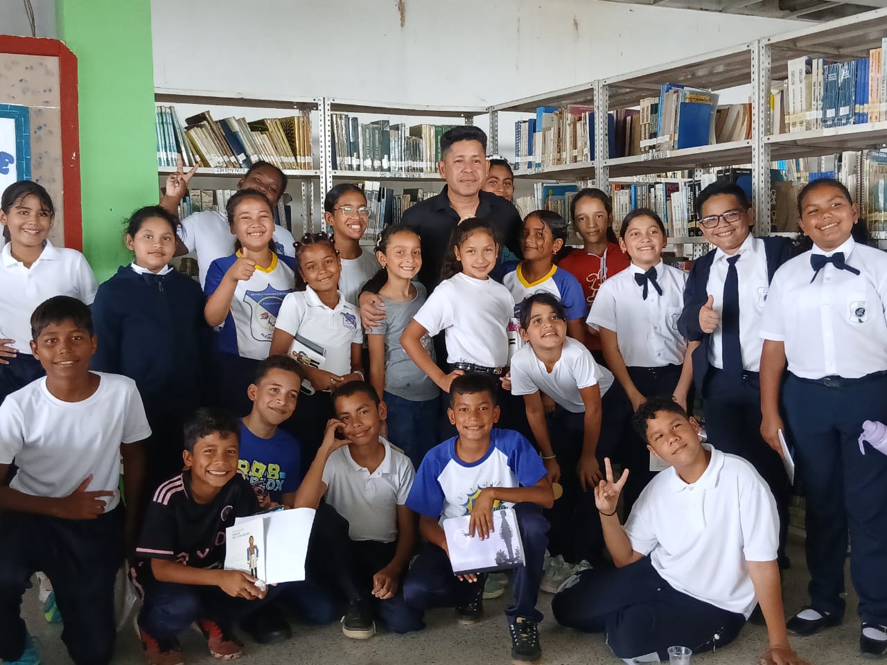‎Un éxito el taller Composición rima y verso dictado por Elio Zamora