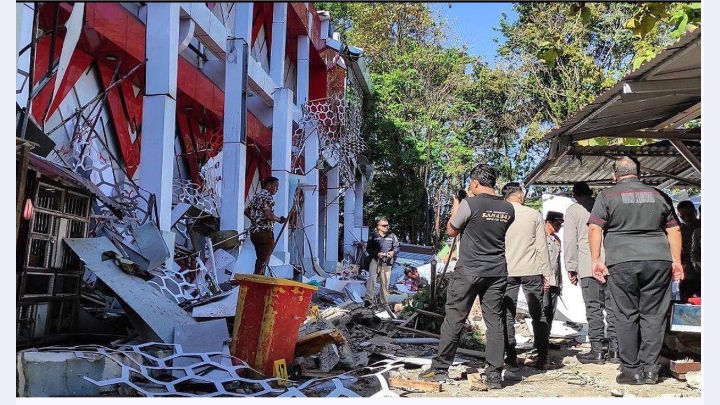 Terremoto de magnitud 7,7 sacude la región de Flores y activa la vigilancia por tsunami