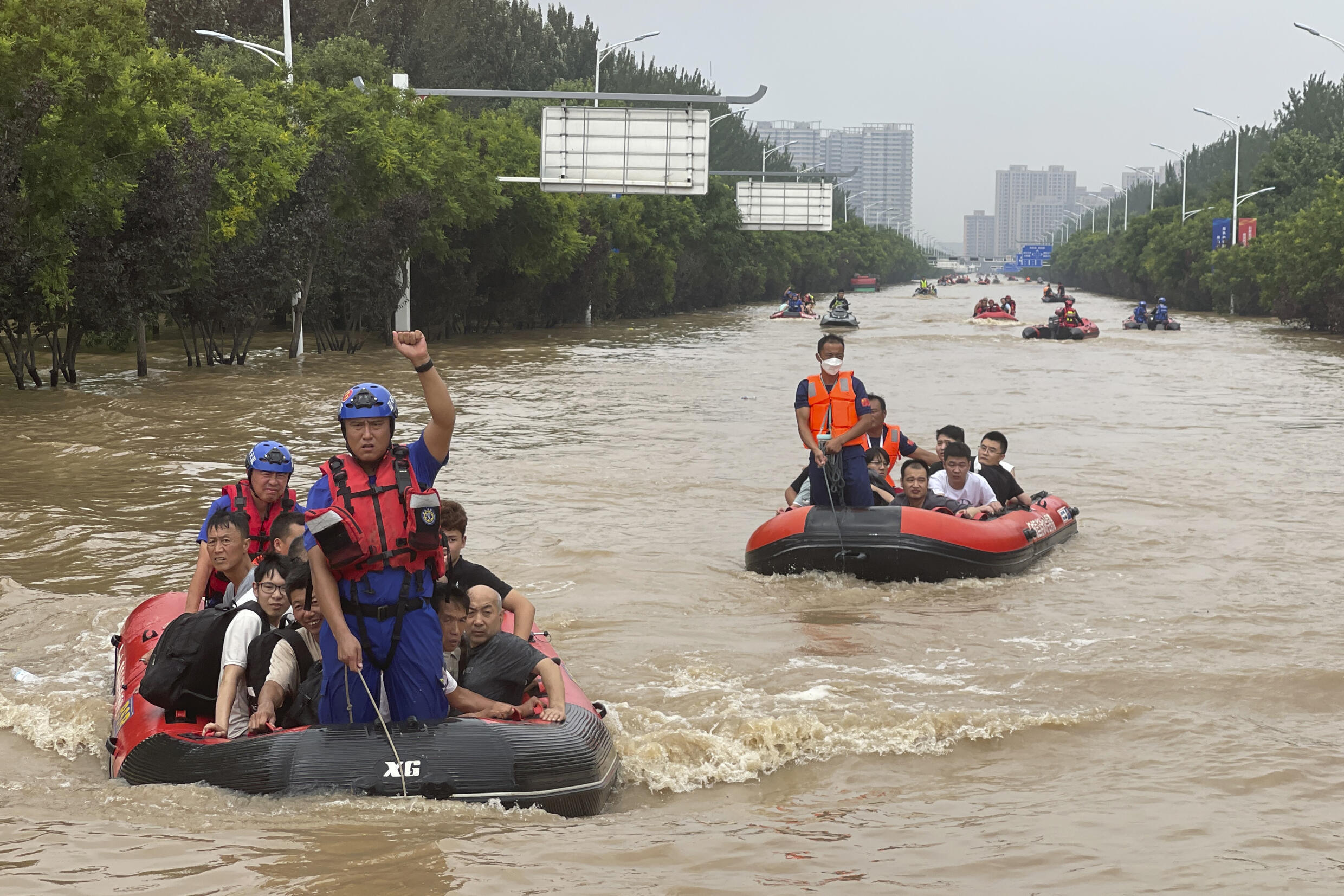 Más de 120 mil evacuados por inundaciones en China