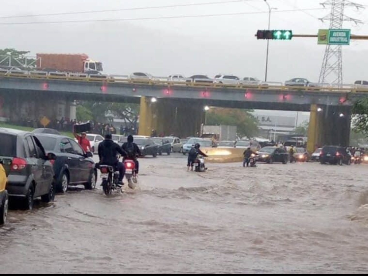 Venezuela enfrenta una nueva jornada de lluvias: dos ondas tropicales aumentan la inestabilidad