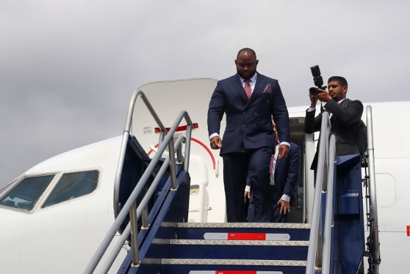 Canciller de Trinidad y Tobago arriba a Venezuela