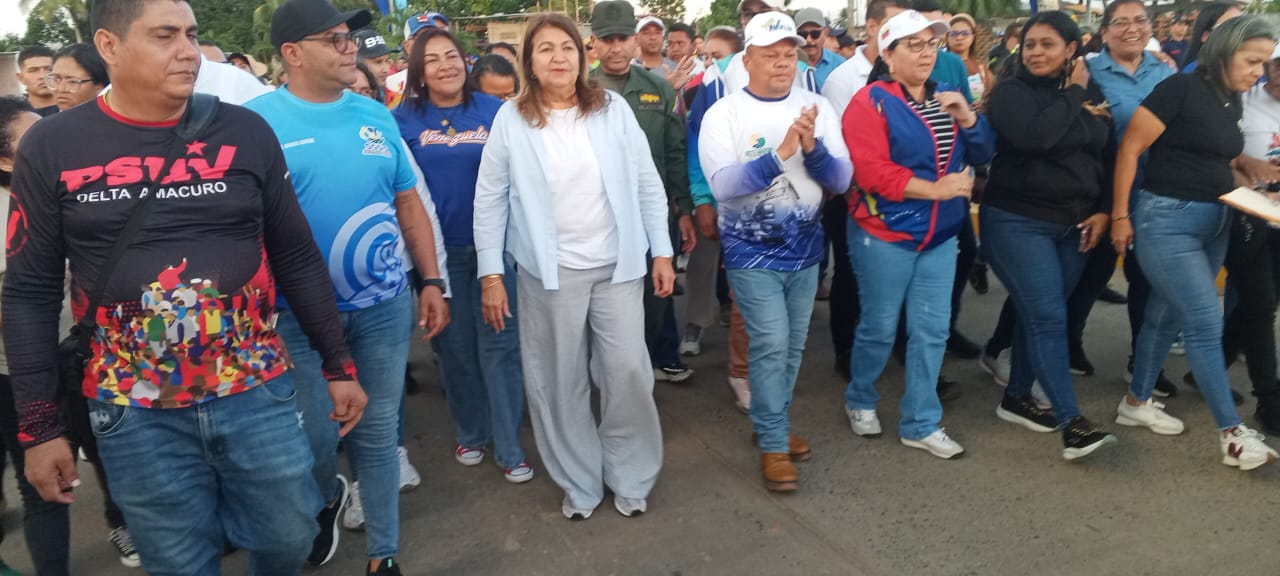 Ministra Santaella presente en inauguración del tramo en la 19 de Abril
