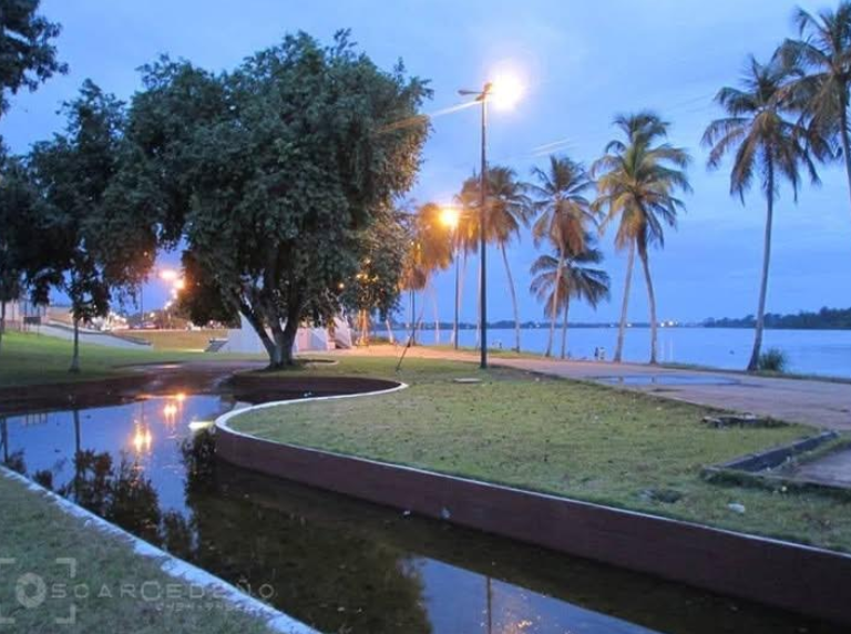 Un río que bifurca sus incontables anotaciones a pie de página