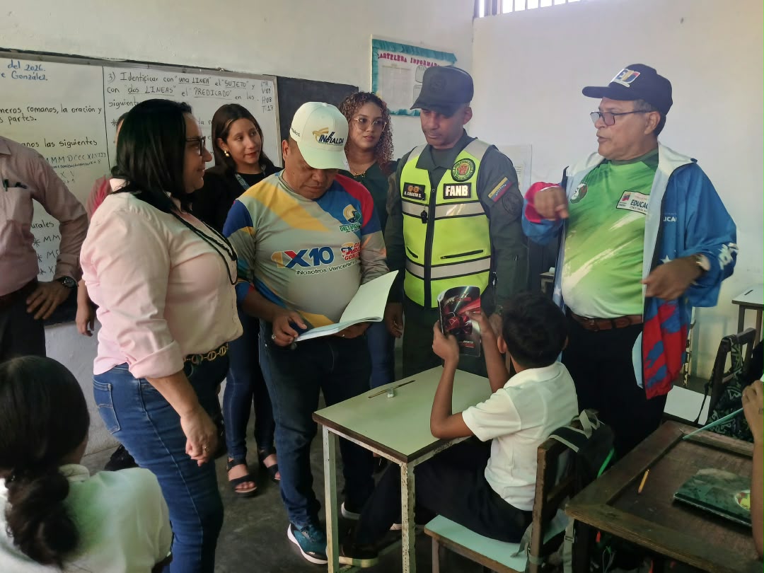 Gobierno Bolivariano entrega totalmente rehabilitada la Escuela “Juan Vicente González” en Santa Cruz
