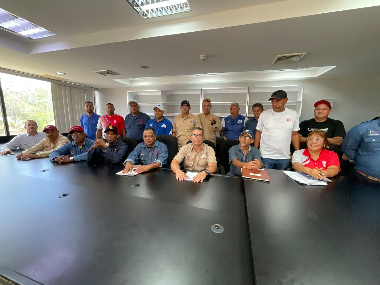 Trabajadores de distintas empresas básicas de Guayana